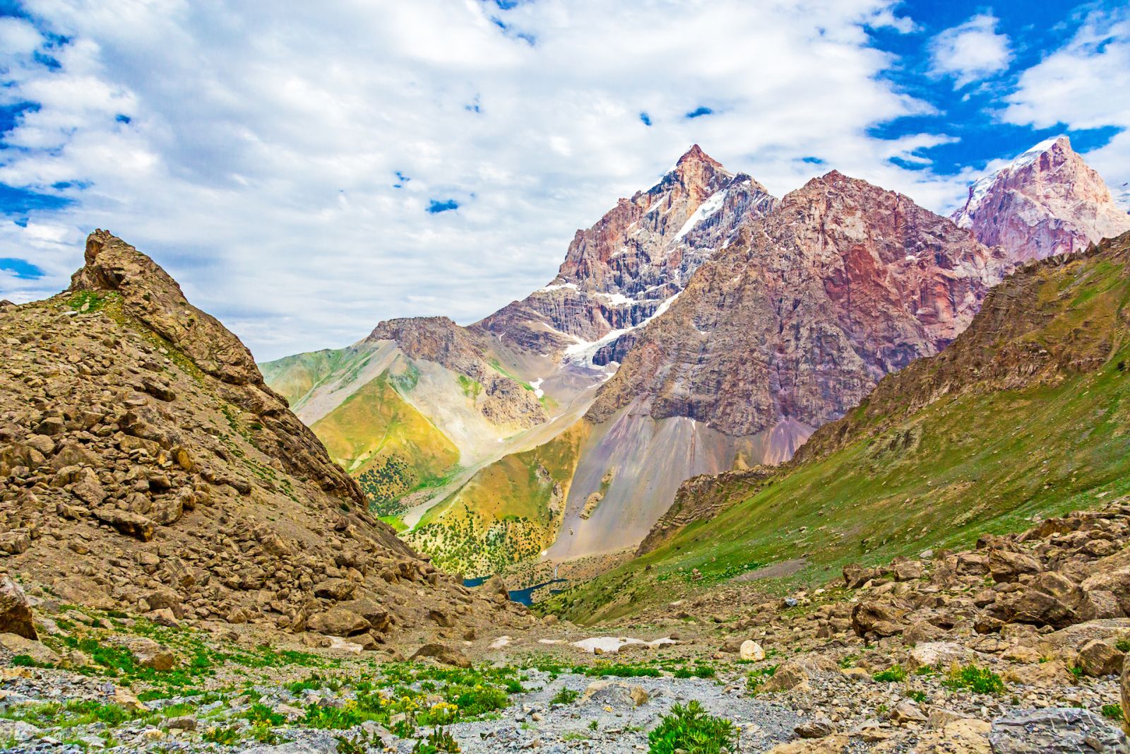 Рисунок горы Таджикистана